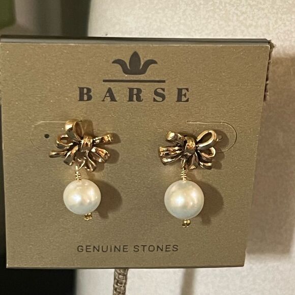 NWT Studio Barse Gold Bow Earrings with Pearls #BRER - Picture 5 of 7